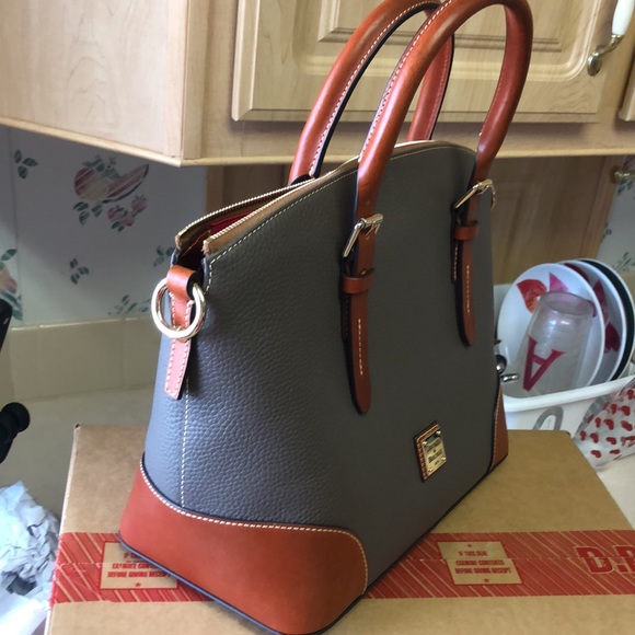 Dooney domed satchel-closet NWT./yellow card, dust bag, PRICE FIRM 🐘 color - Picture 5 of 16